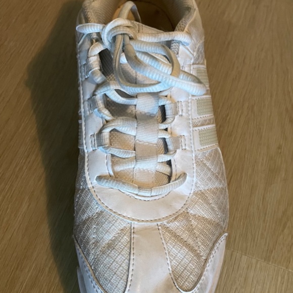 Adidas Women’s Triple Cheer Shoes - Picture 5 of 9